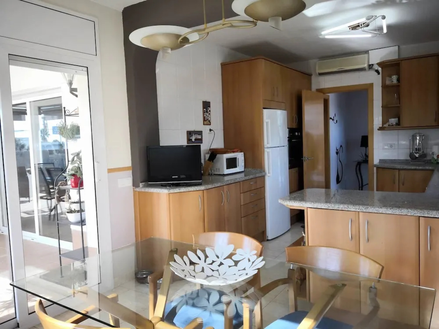 Villa familiar buhardilla piscina y BBQ