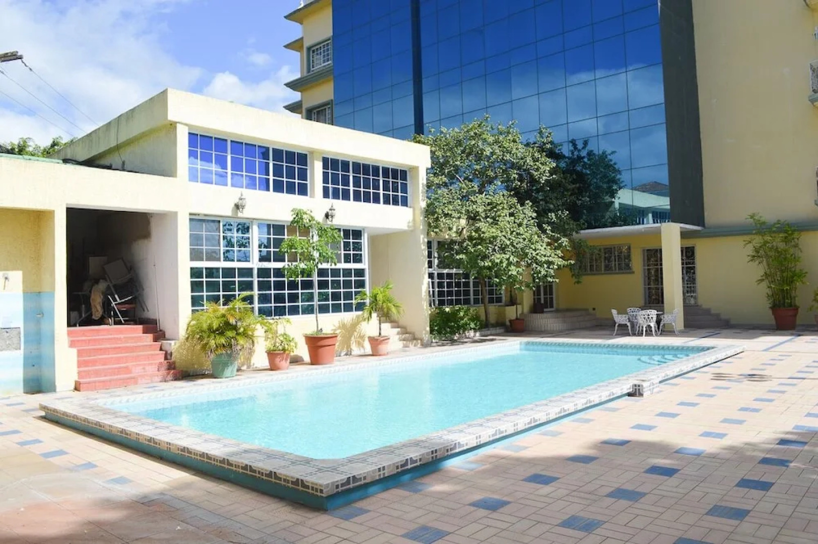 Apart-Hotel Suites La Aurora