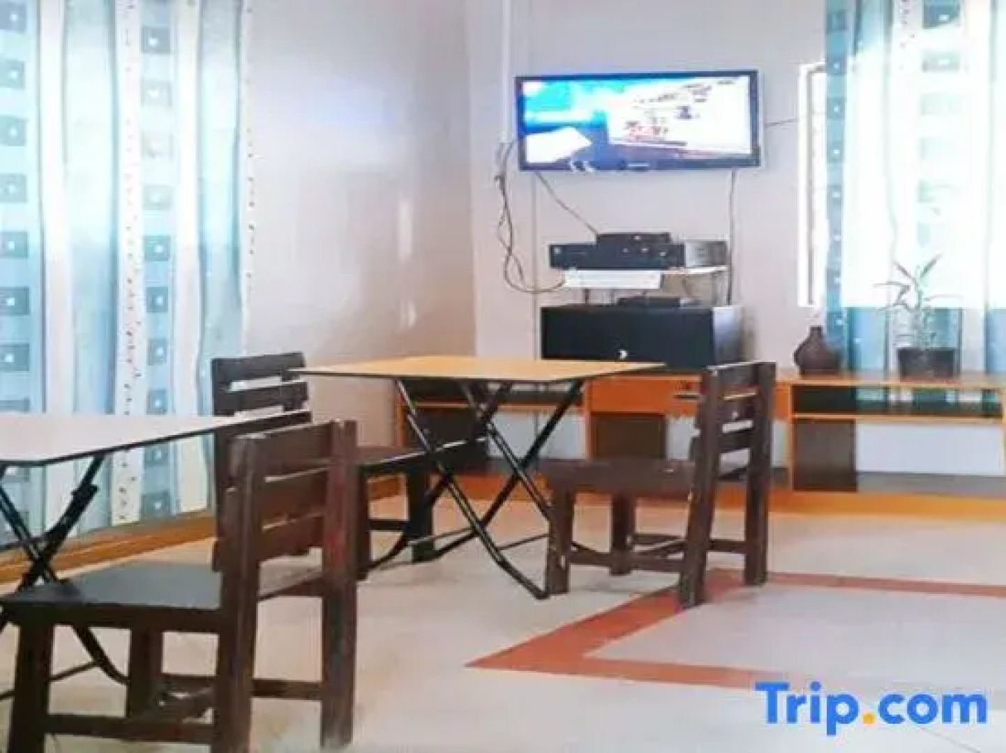 Reddoorz @ D'little Egg Hostel Pangasinan