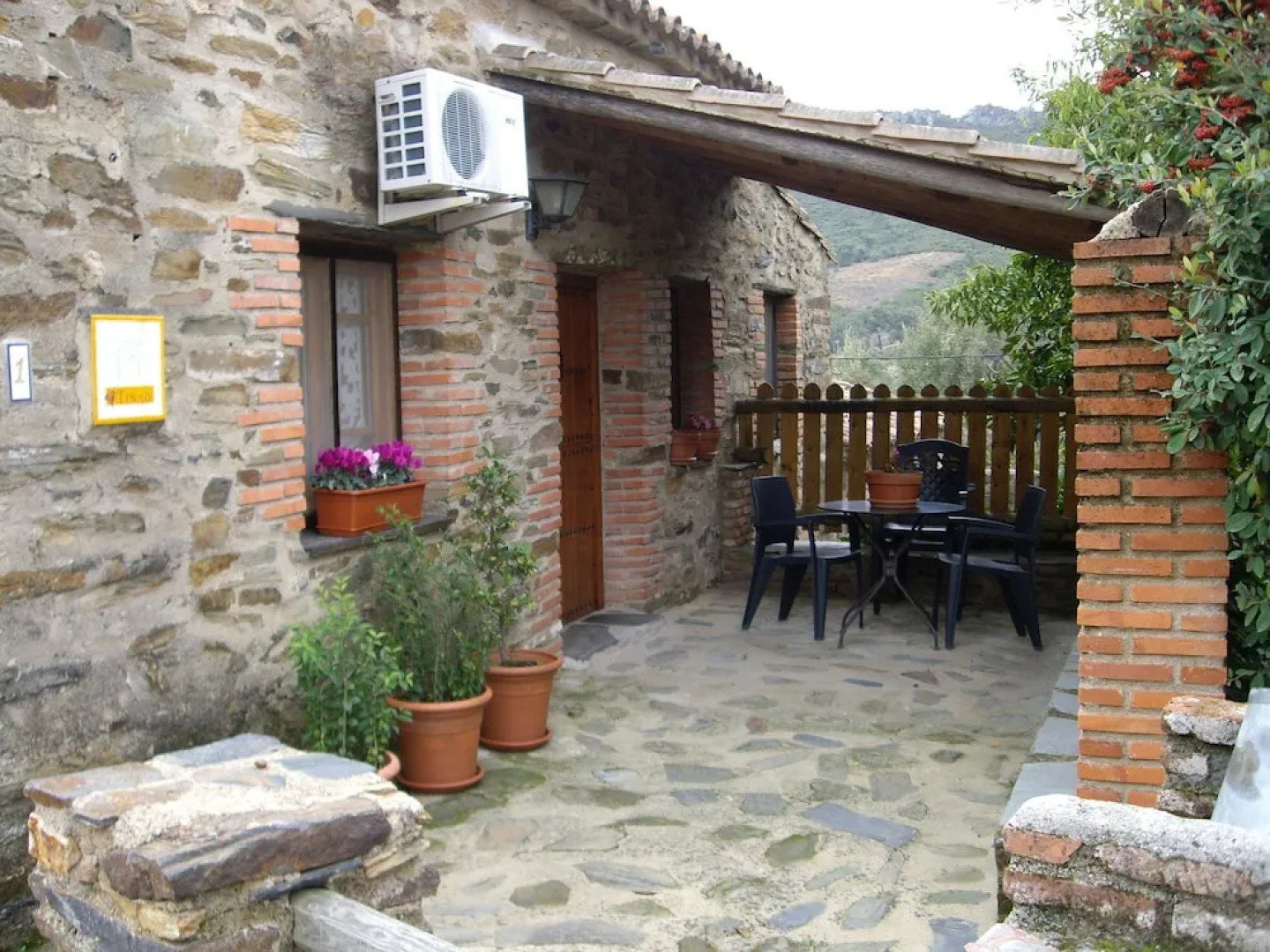 Rural Farmhouse in Valencia de Alcántara With Pool