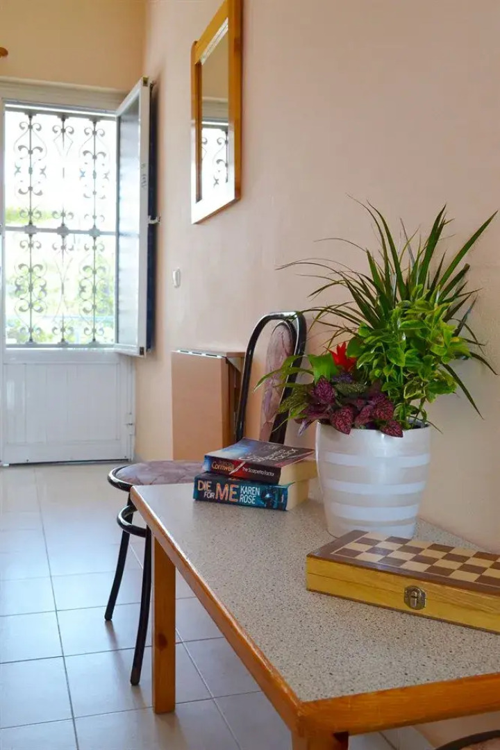 Effie's Dreams Holiday Studios