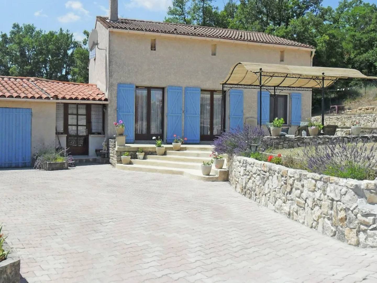 Welcoming Holiday Home with Private Pool in Cereste