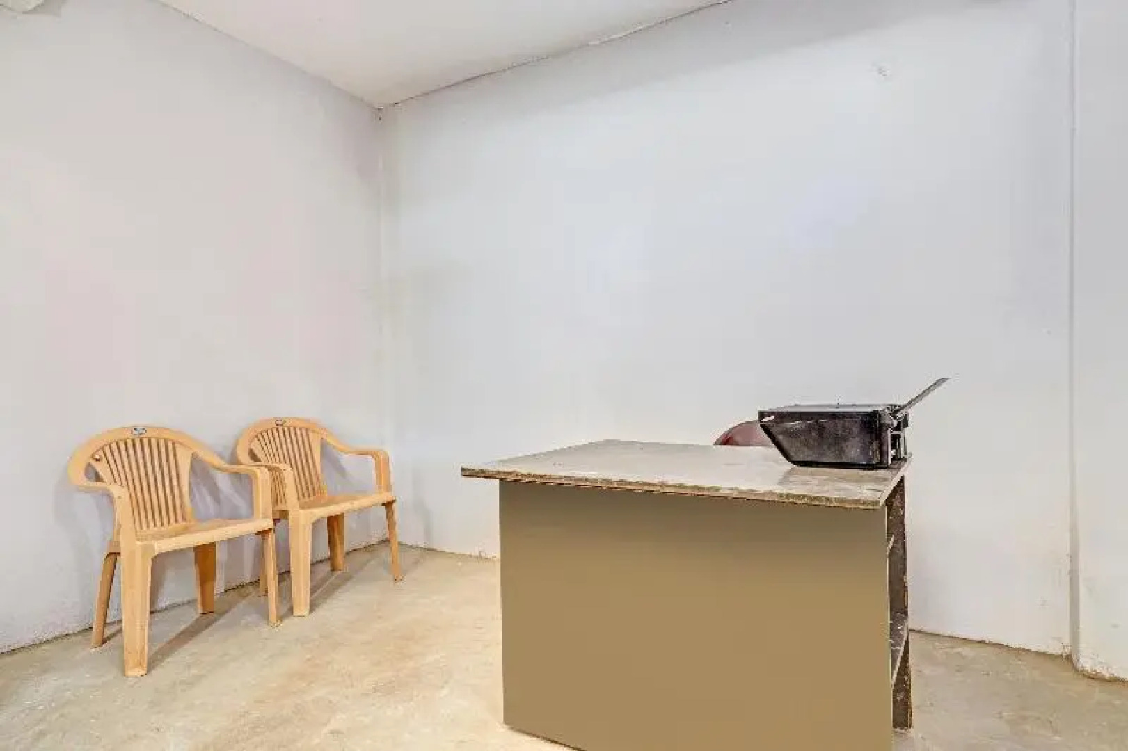 OYO 79466 Vats Tower