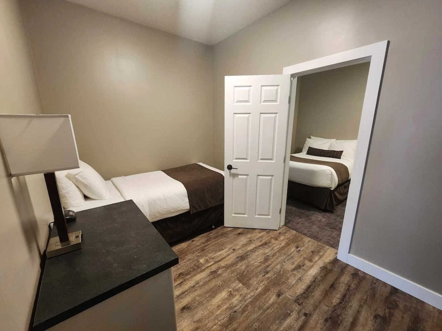 Creston Hotel & Suites