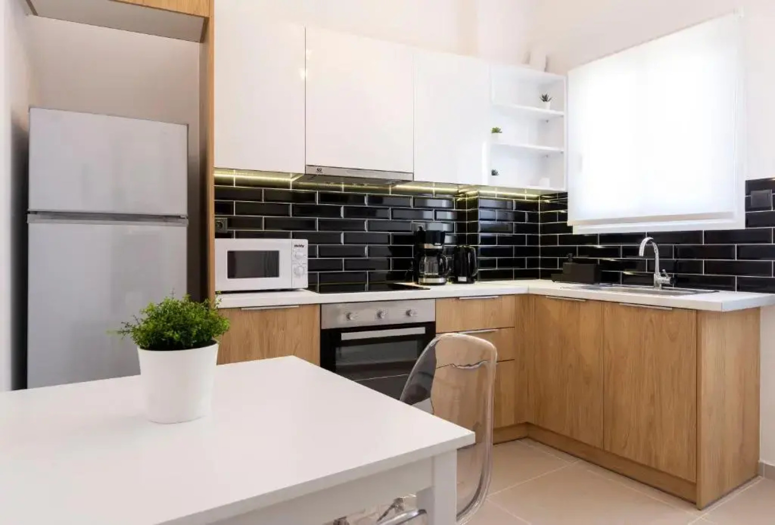 “Dandelion” apartment with an Acropolis view