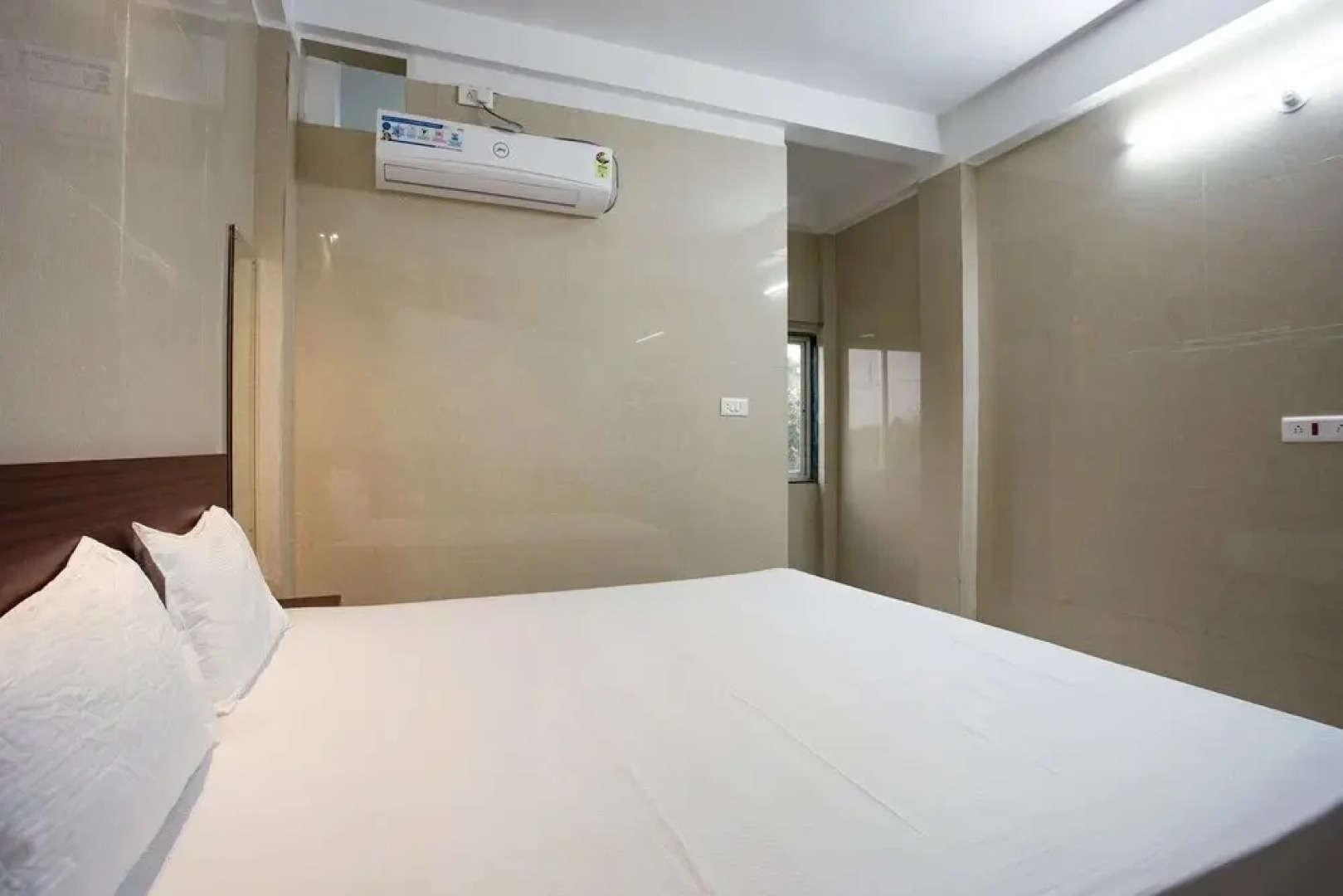 Spot On 23725 Jay Shanti Palace Hotel