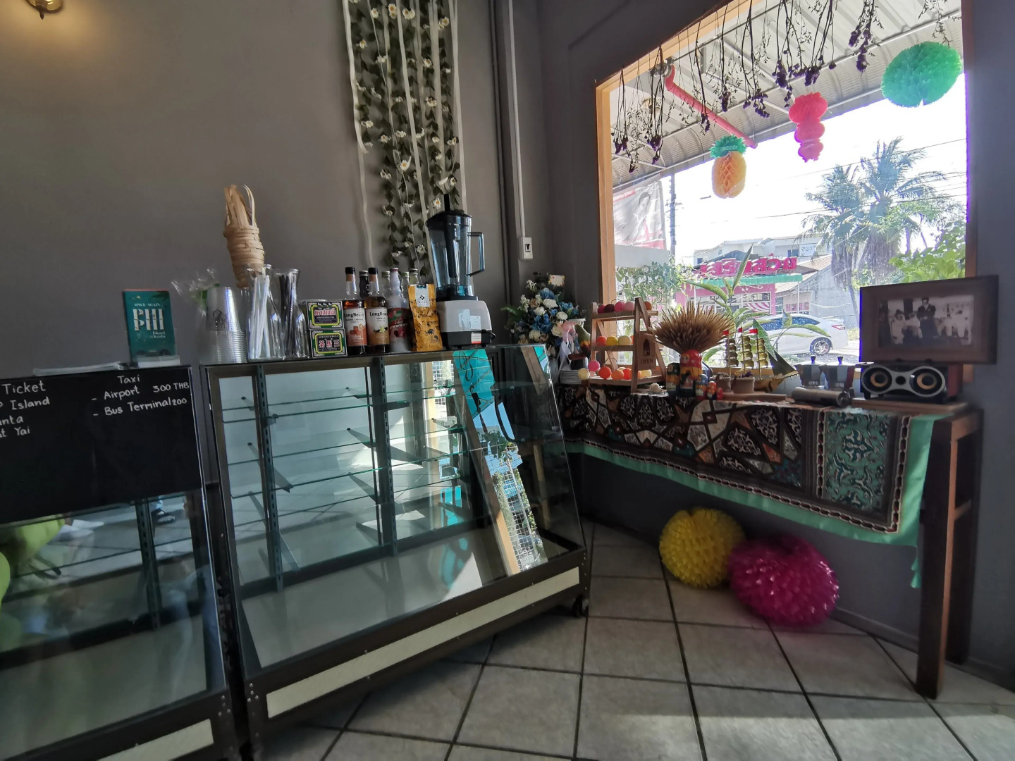 8 Sleepers Street Hostel