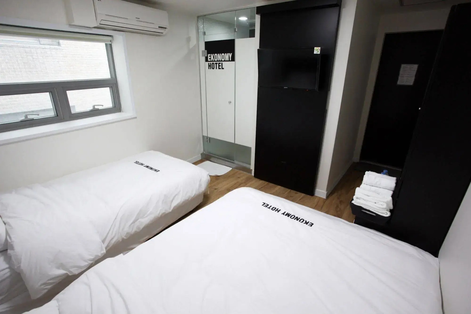 Ekonomy Hotel Myeongdong Central