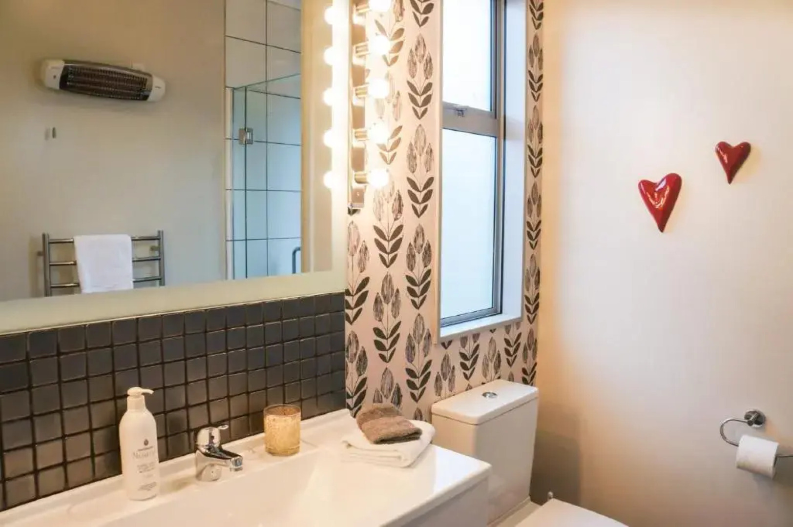 Relax On Richmond - Modern Large Beach House