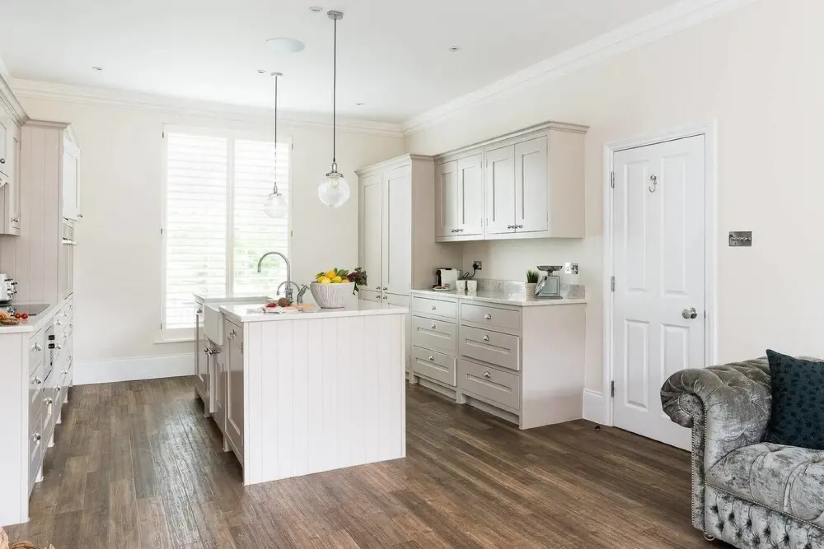 Stylish 5BR House in Hampton Court