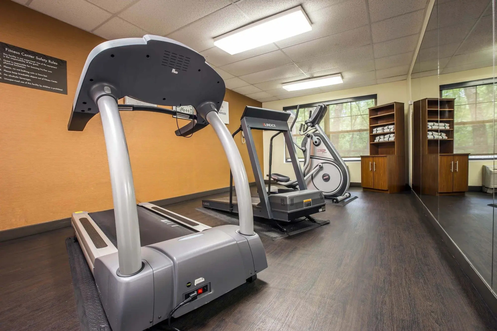 Comfort Suites Hanes Mall