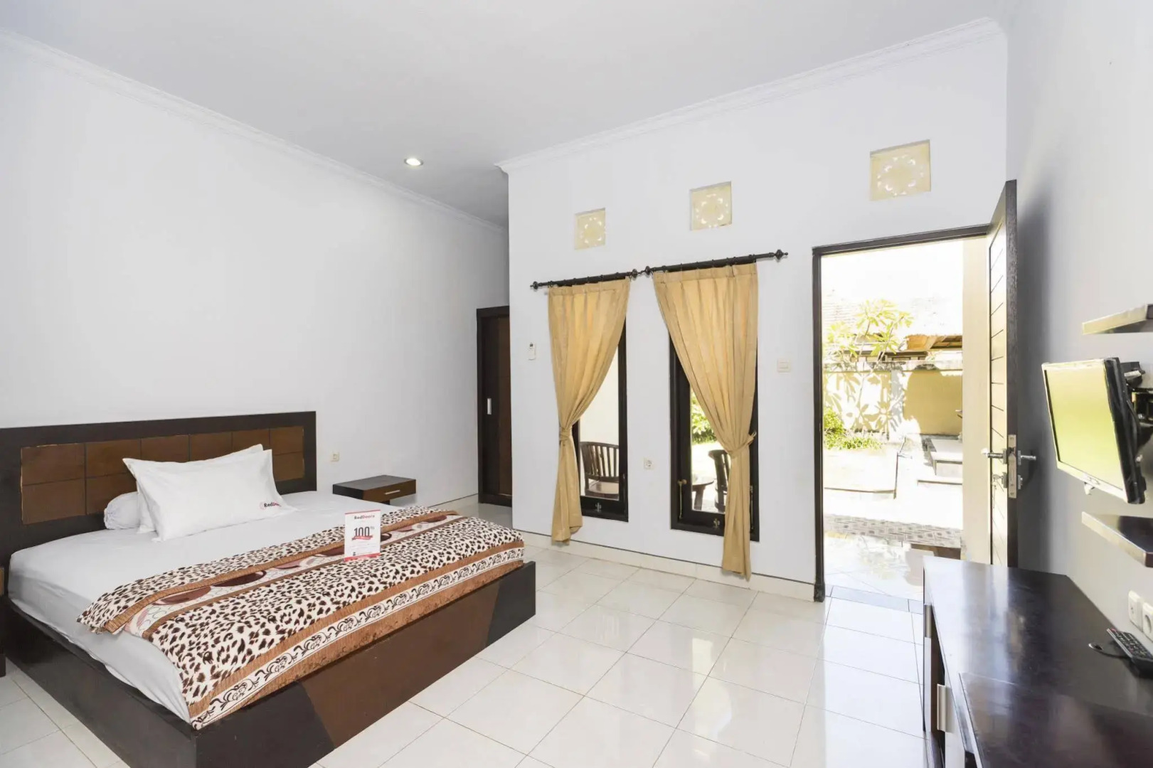 RedDoorz @ Raya Jimbaran