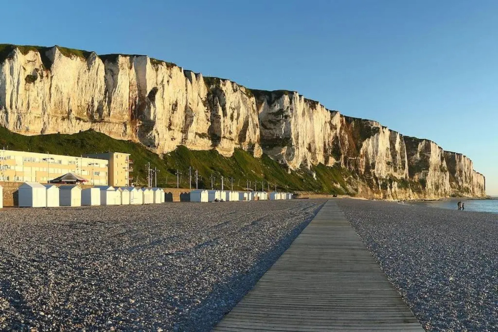 LA VERRIÈRE. Les Locations ISAHORA c'est aussi plusieurs appart' de Standing à 2 pas du Château d'Eu, des Falaises du Tréport, de MERS les Bains et aux portes de la BAIE DE SOMME