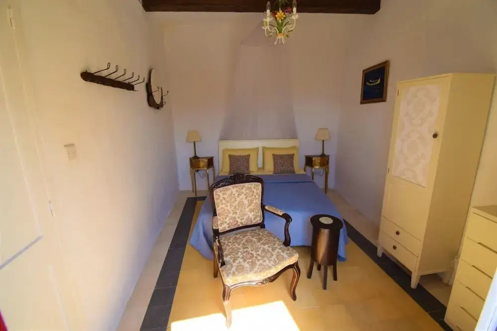 Stylish and characterful townhouse - views, A/C