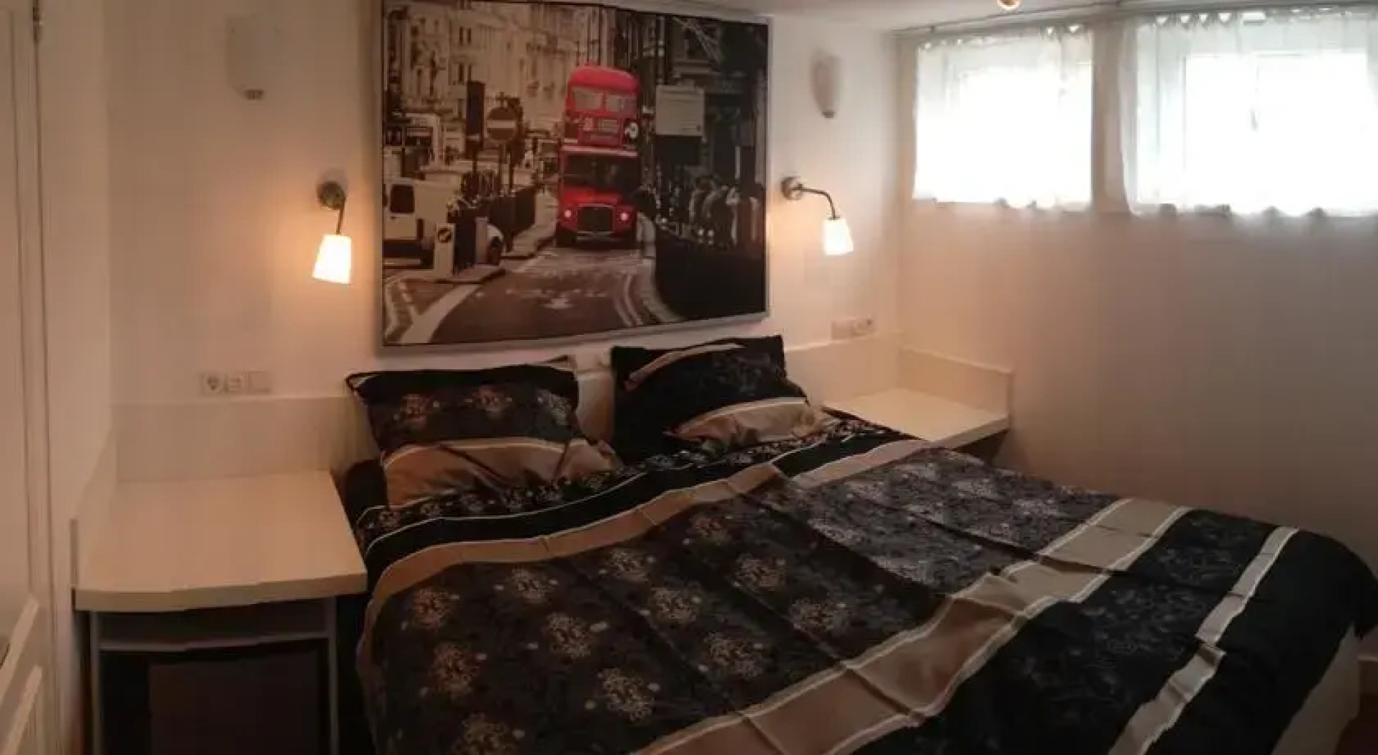 B&B Houseboat between Amsterdam Windmills