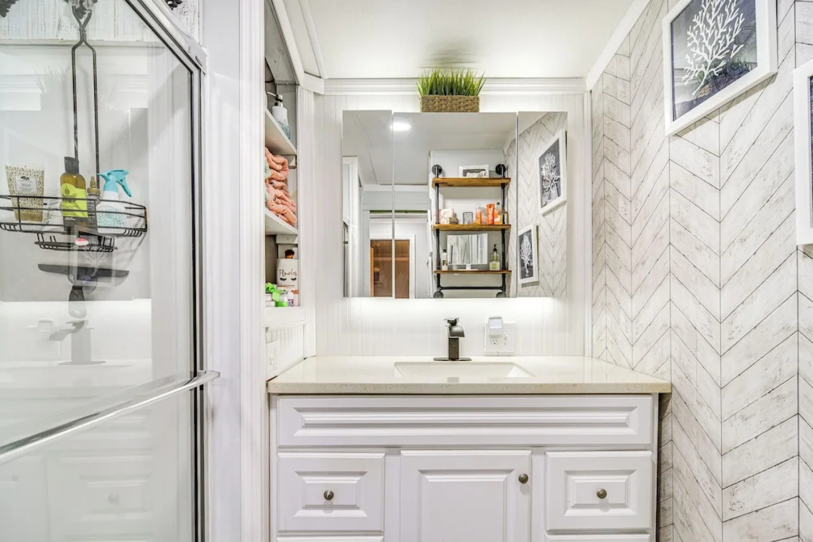 10 Mi to Beaches: Home w/ Pool Access in Largo!