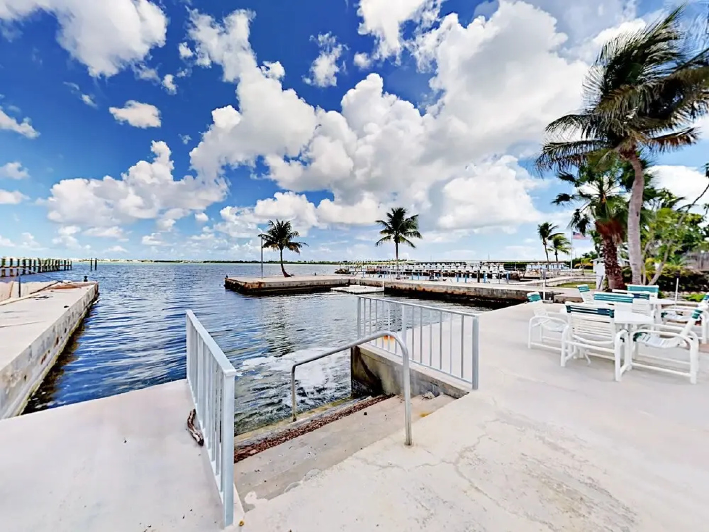 353 Barry Home 6 Bedrooms 4.5 Bathrooms Home