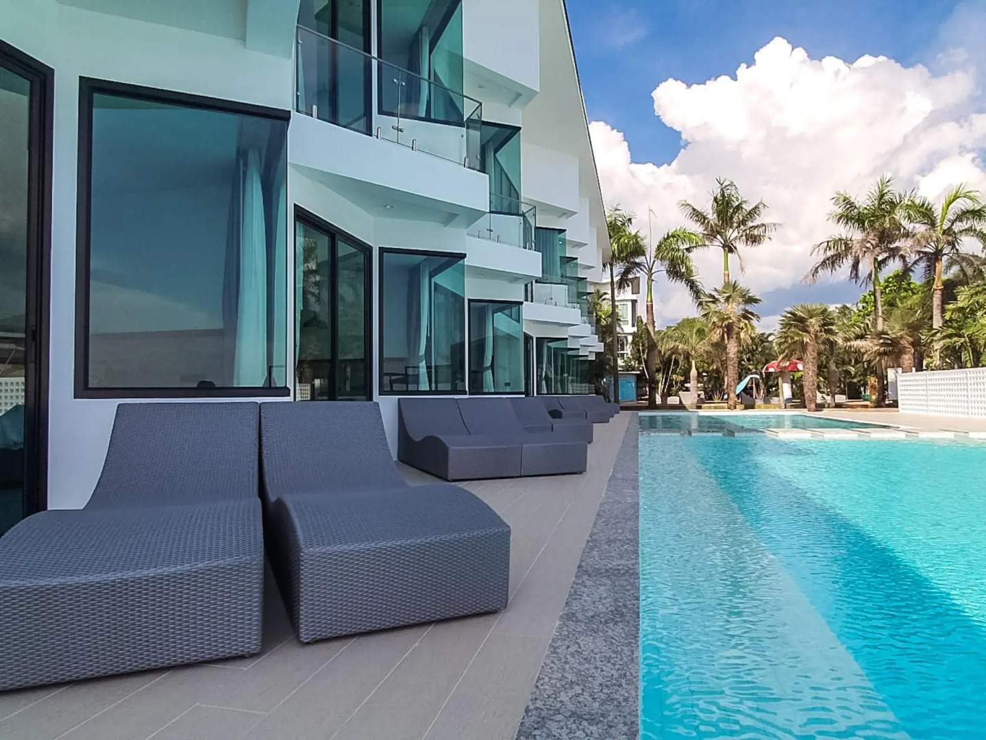 Rattana Pura Beach Resort