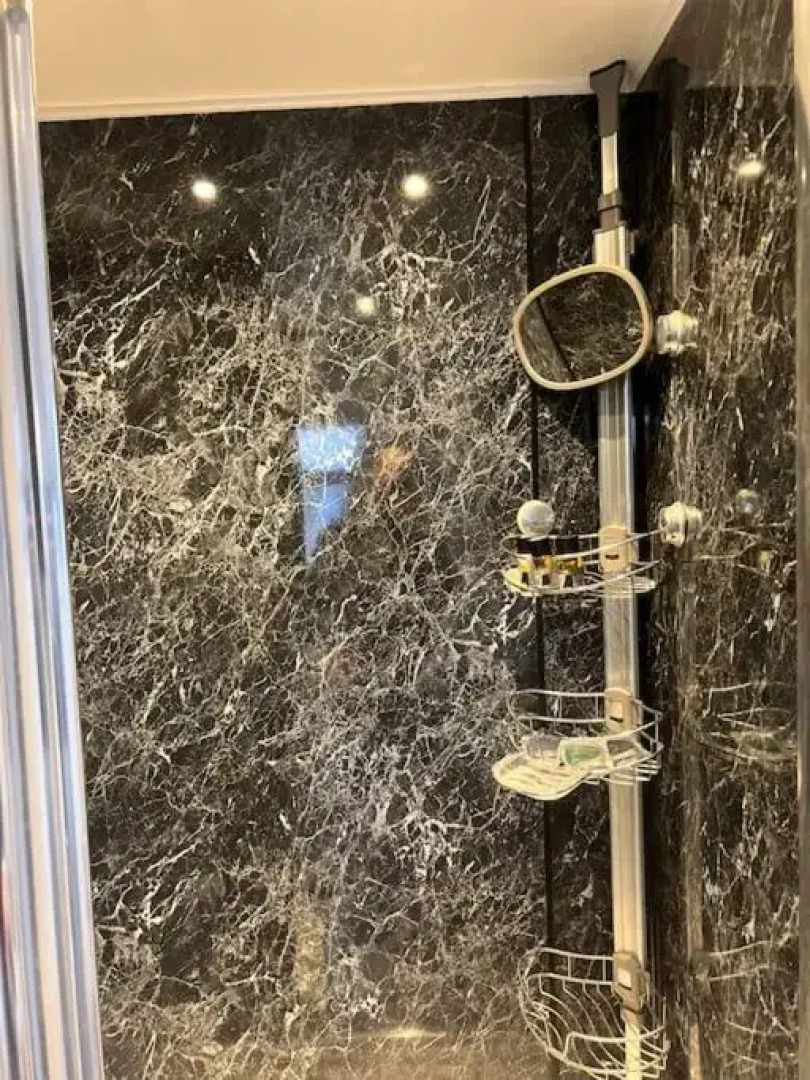 Unique One Bedroom Guest House with Free Parking