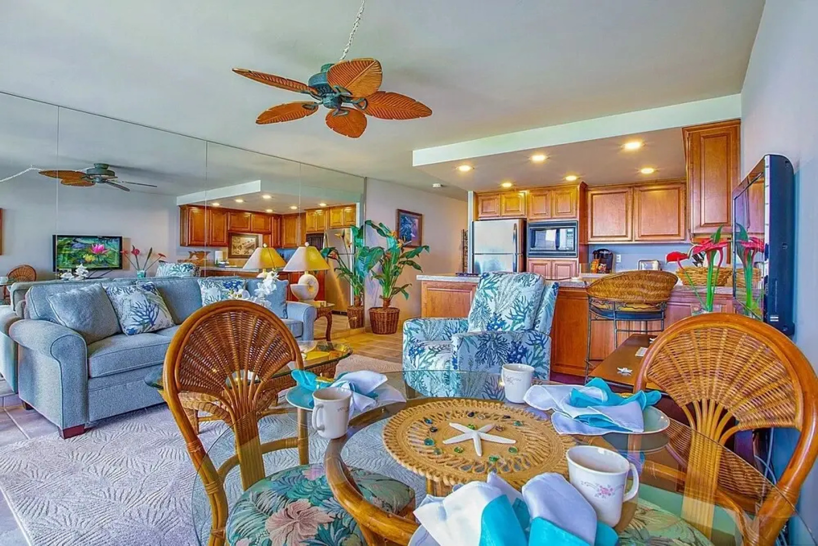 Kaleialoha #207 1 Bedroom 1 Bathroom Condo by Redawning