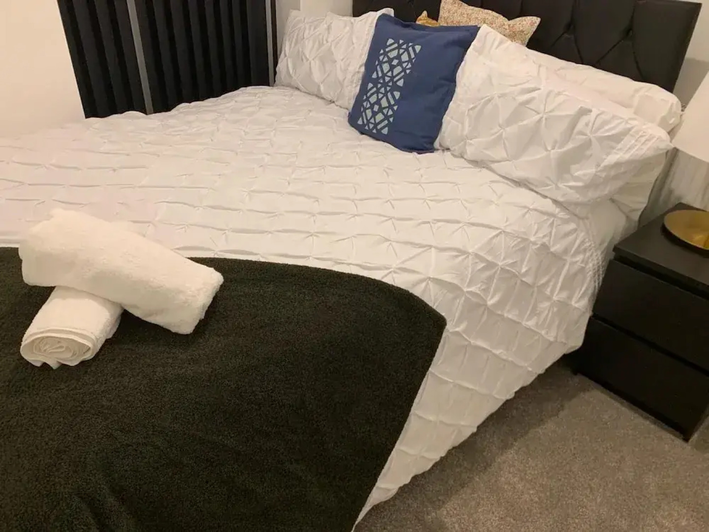 Brand New Entire 4 Bed House/multiple Parking