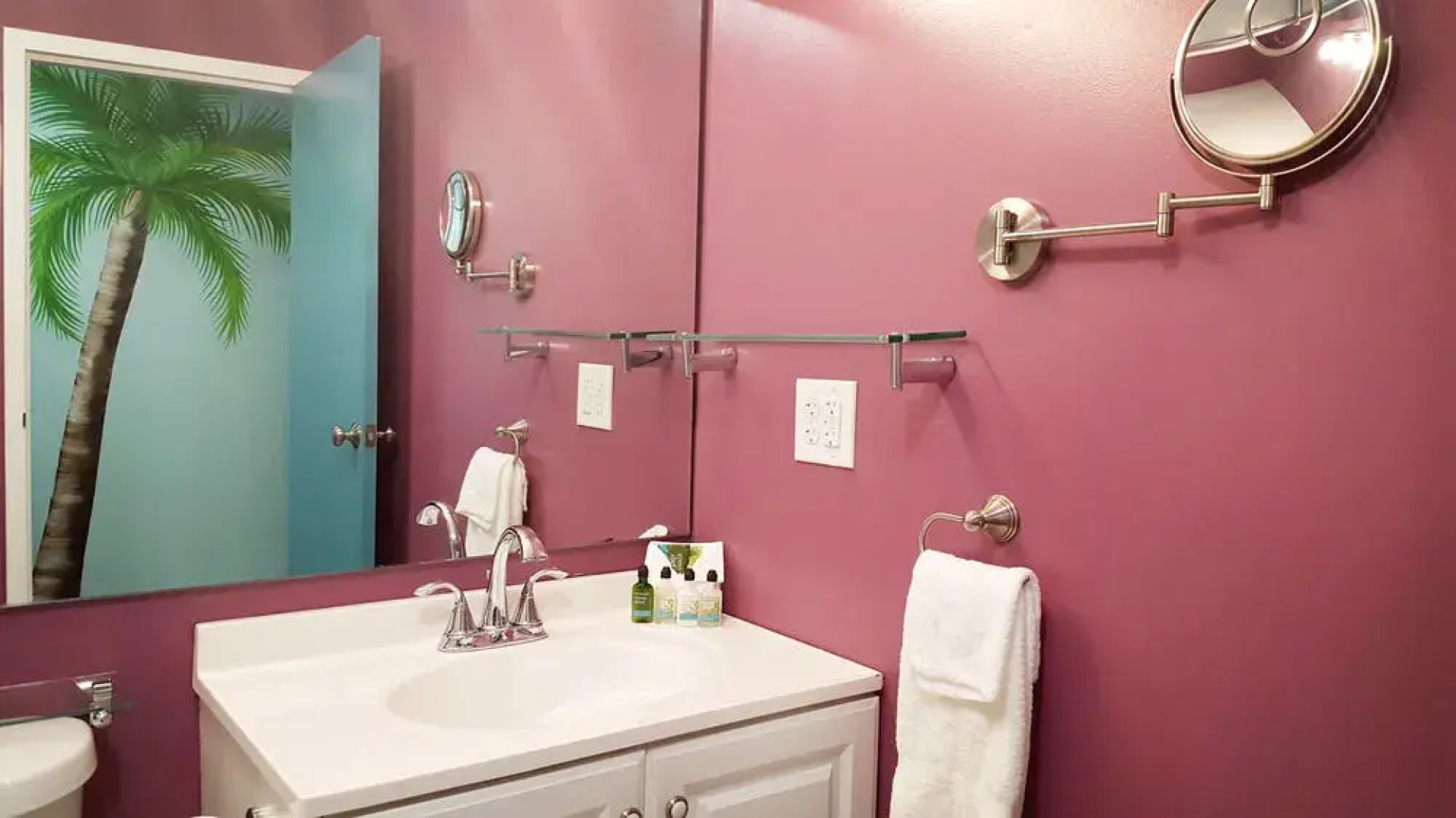 California Palms Hotel & Suites