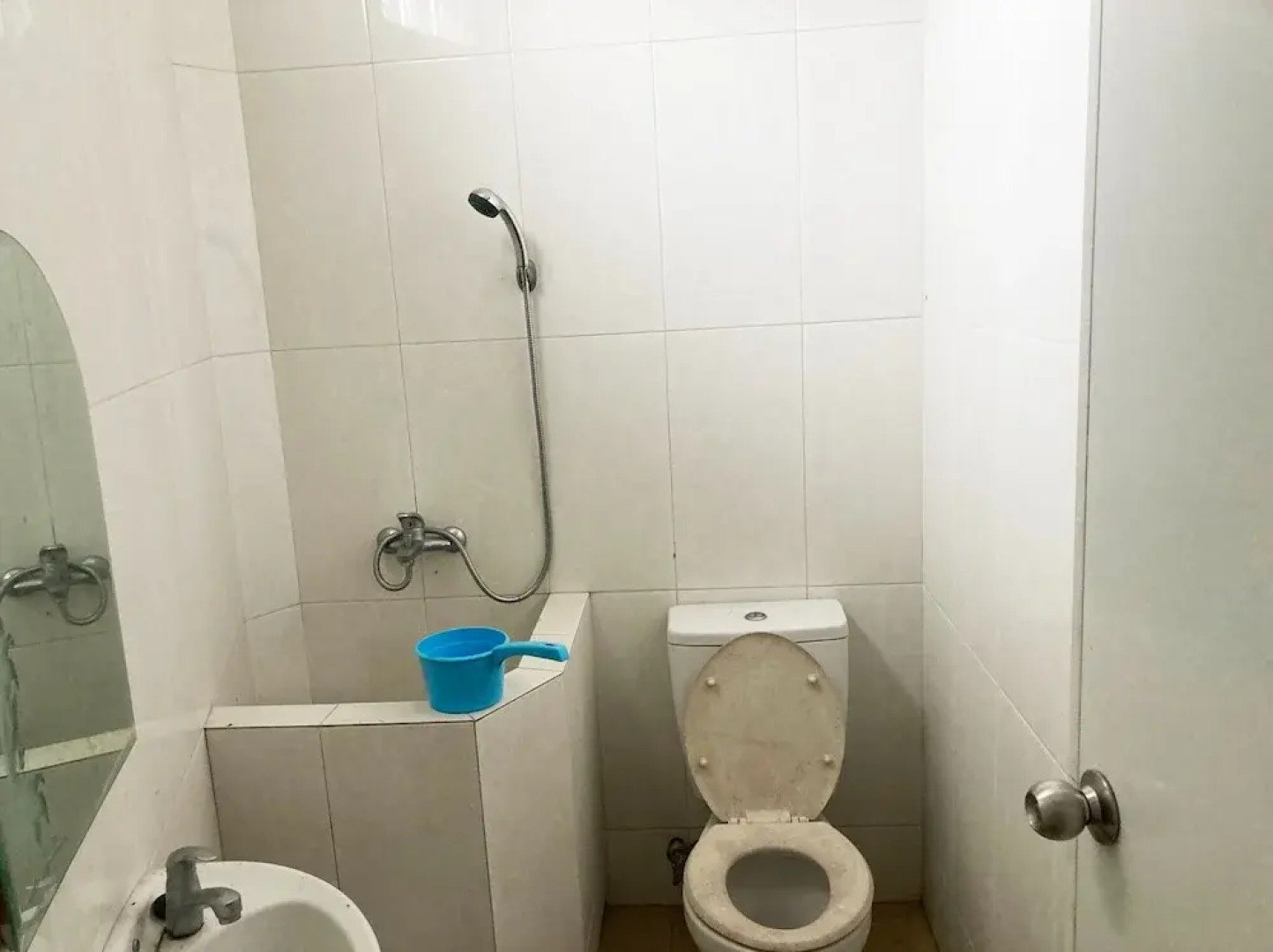 OYO Life 90989 Lee Dug Tretes Residence