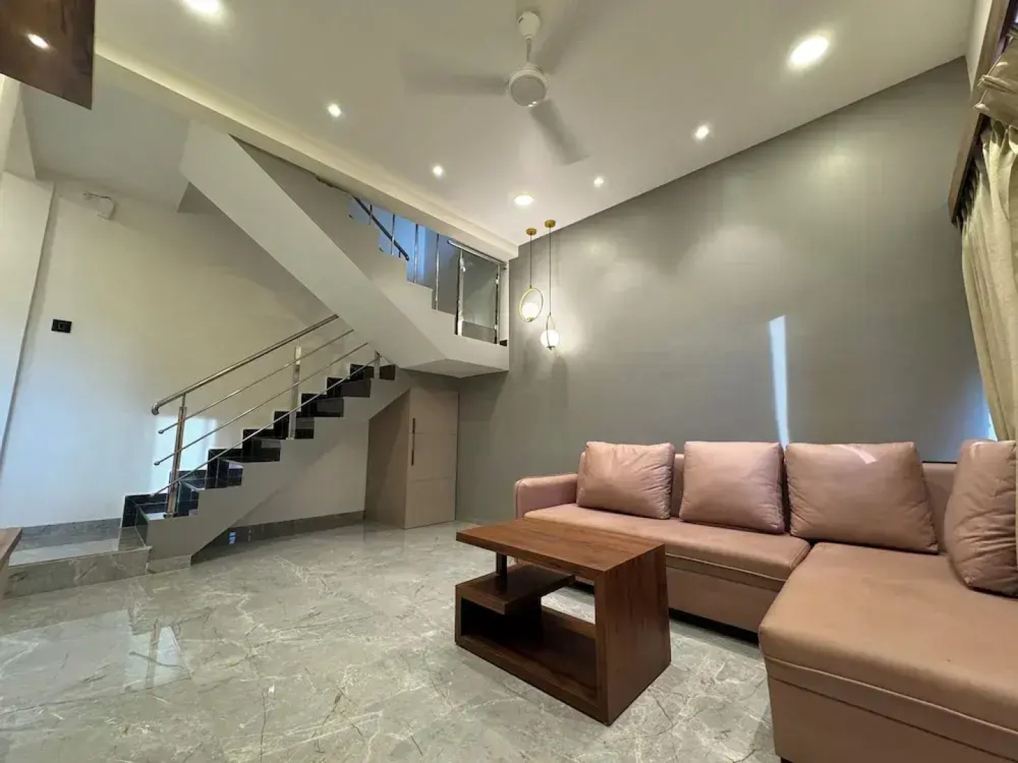 Hotel Sadhana Executive