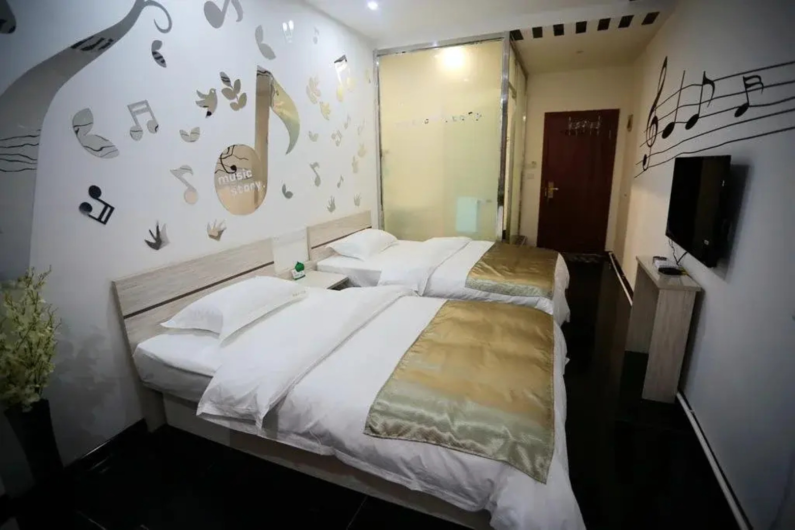 Jiayuguan City Hard Rock Hotel art theme