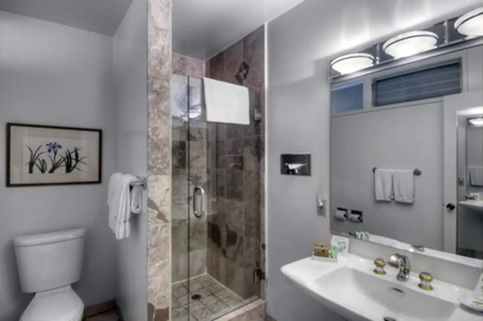 Dinah's Garden Hotel