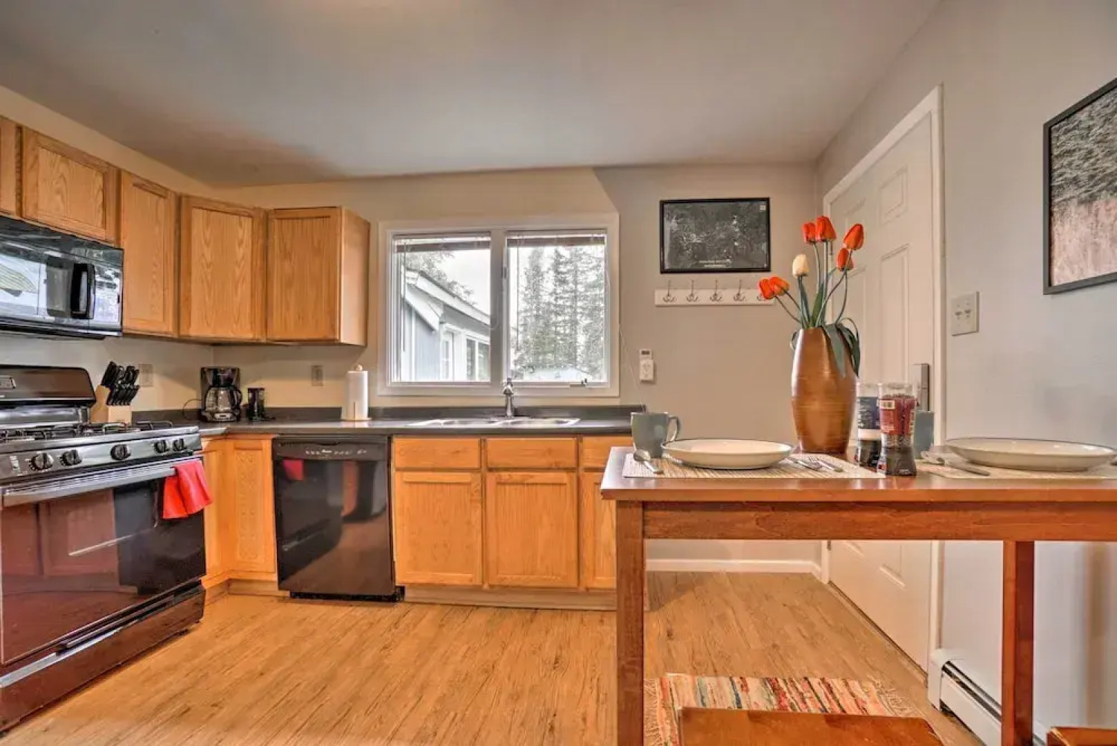 Convenient Kenai Apt - 3 Mi to Beach & Fishing