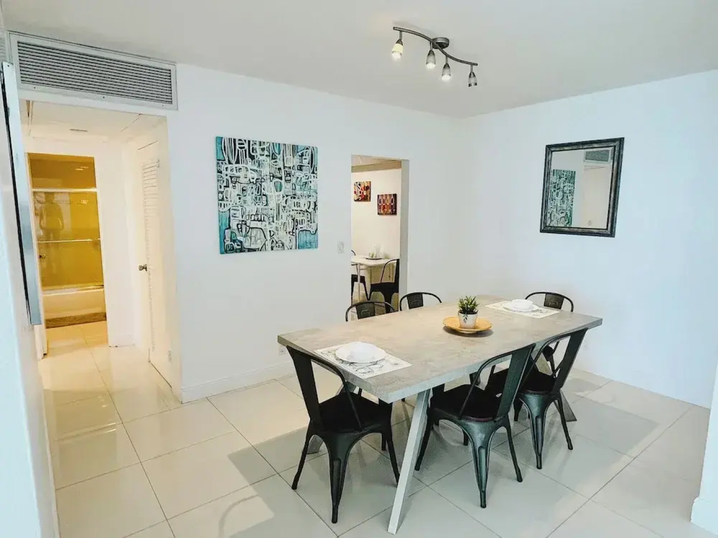 The Tides on Hollywood