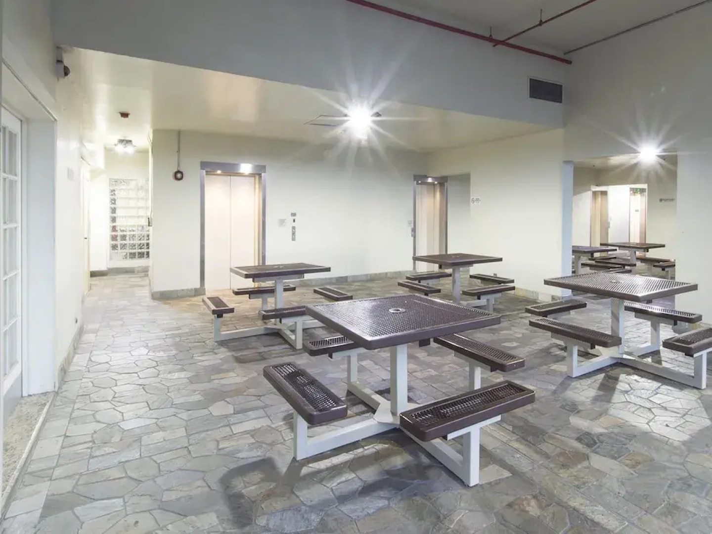 Island Colony 807 - Studio condo by RedAwning