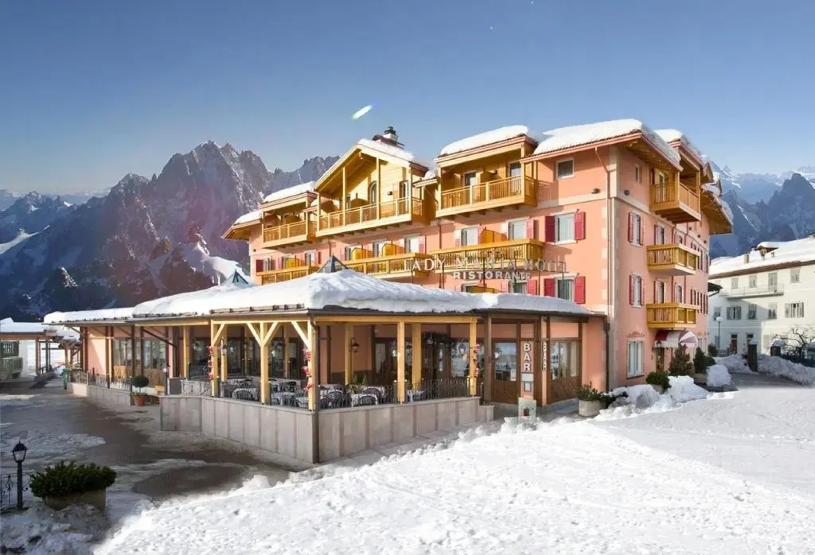 Lady Maria Hotel & Resort