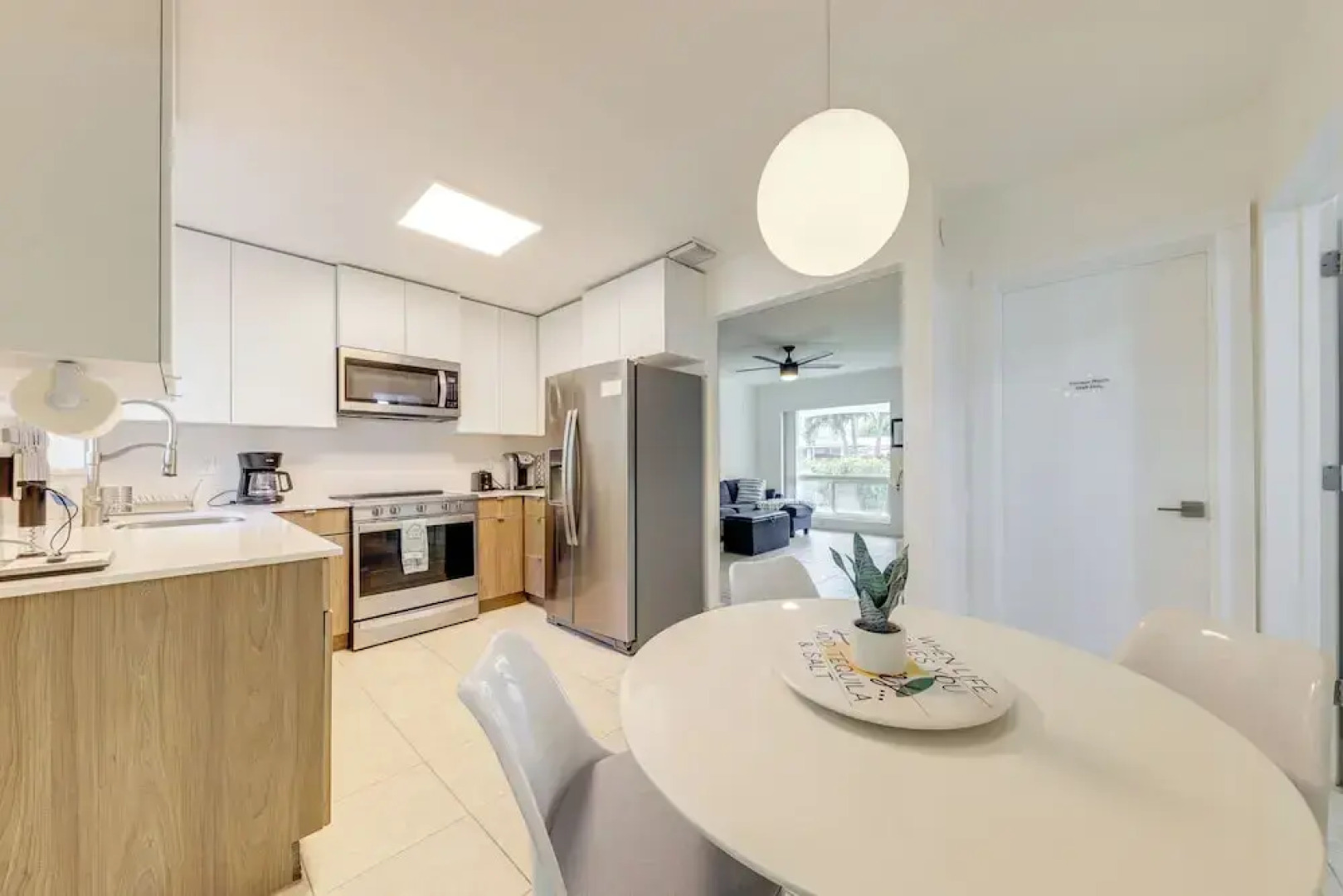 4 Mi to the Beach: Pet-friendly Oakland Park Home