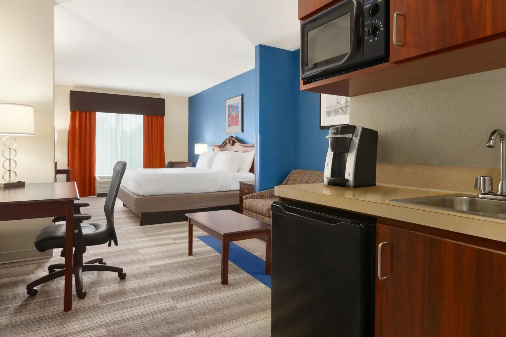 Holiday Inn Express Hotel & Suites Florence I-95 at Hwy 327 by IHG