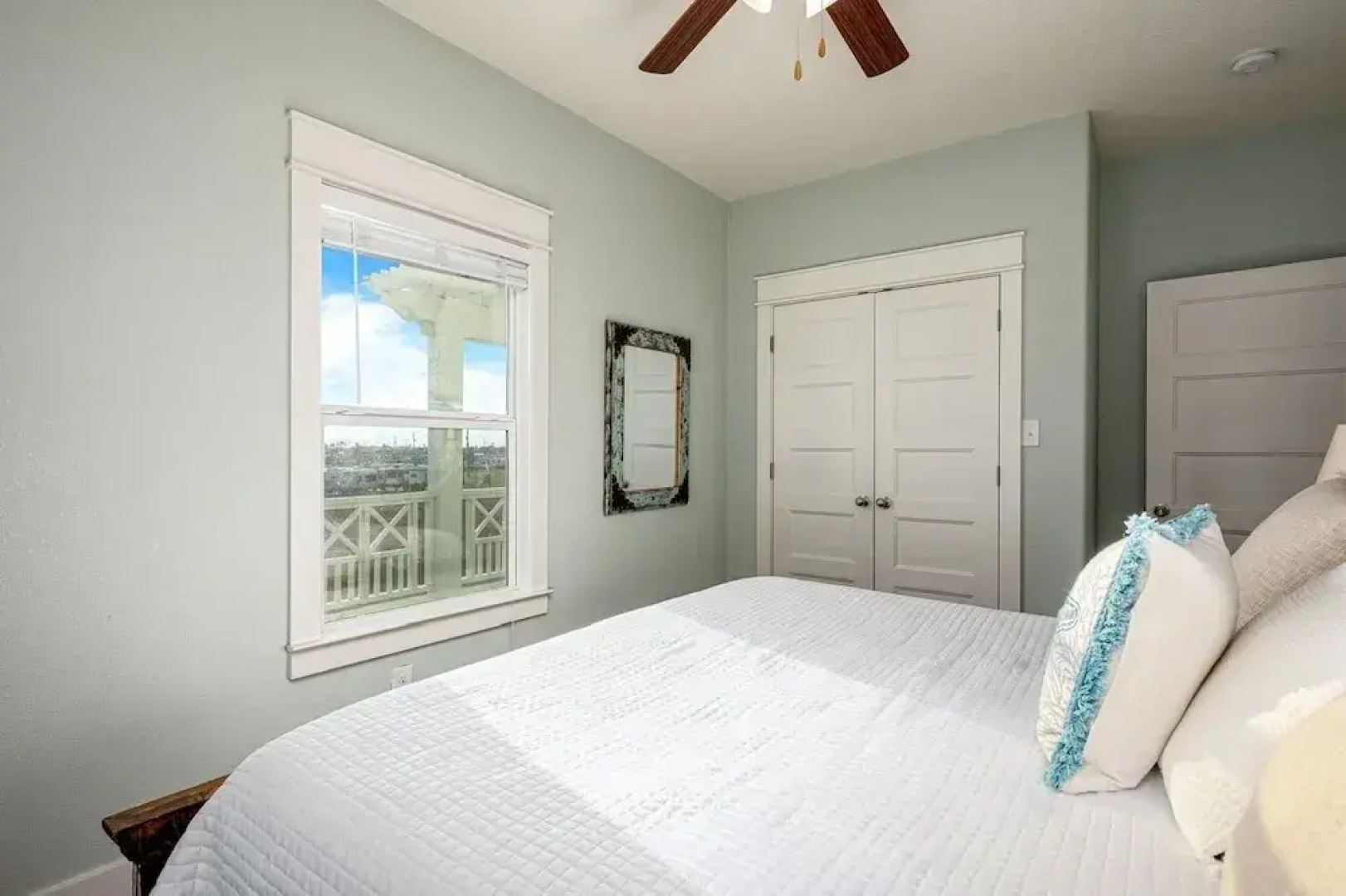 The Beach House 3 Bedroom Home by RedAwning