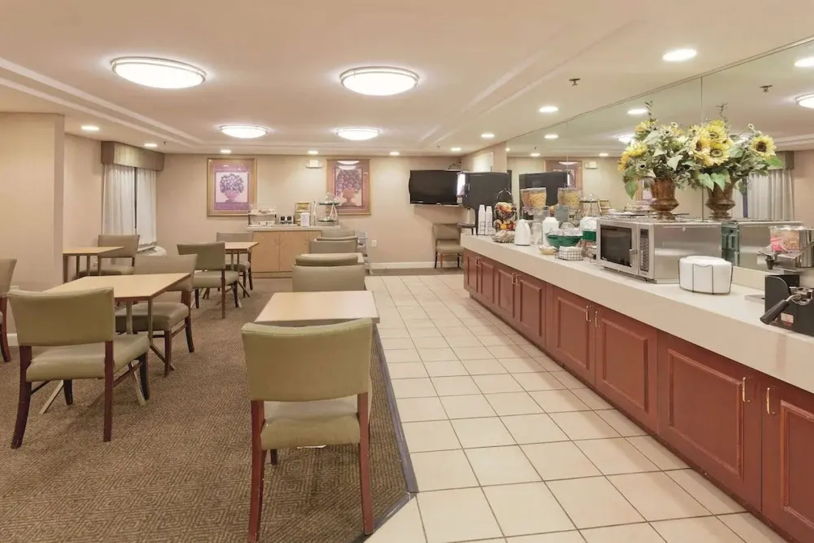 La Quinta Inn & Suites Warwick Providence Airport