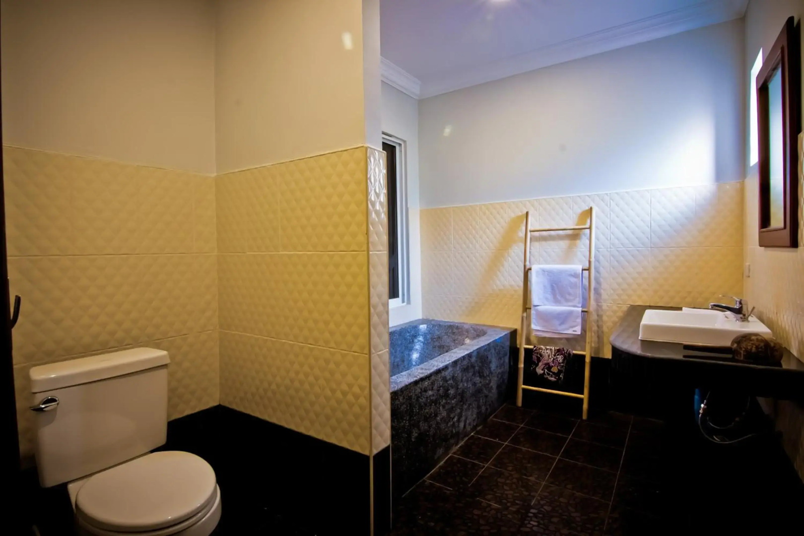 Ravorn Villa Boutique