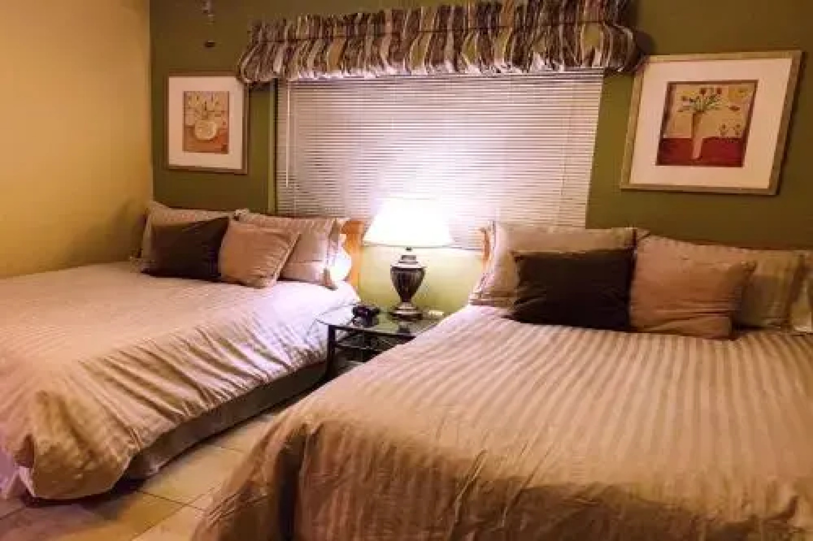 Private Resort Community Surrounded By Mountains w/3 Pool-Spa Complexes, ALL HEATED & OPEN 24/7/365!