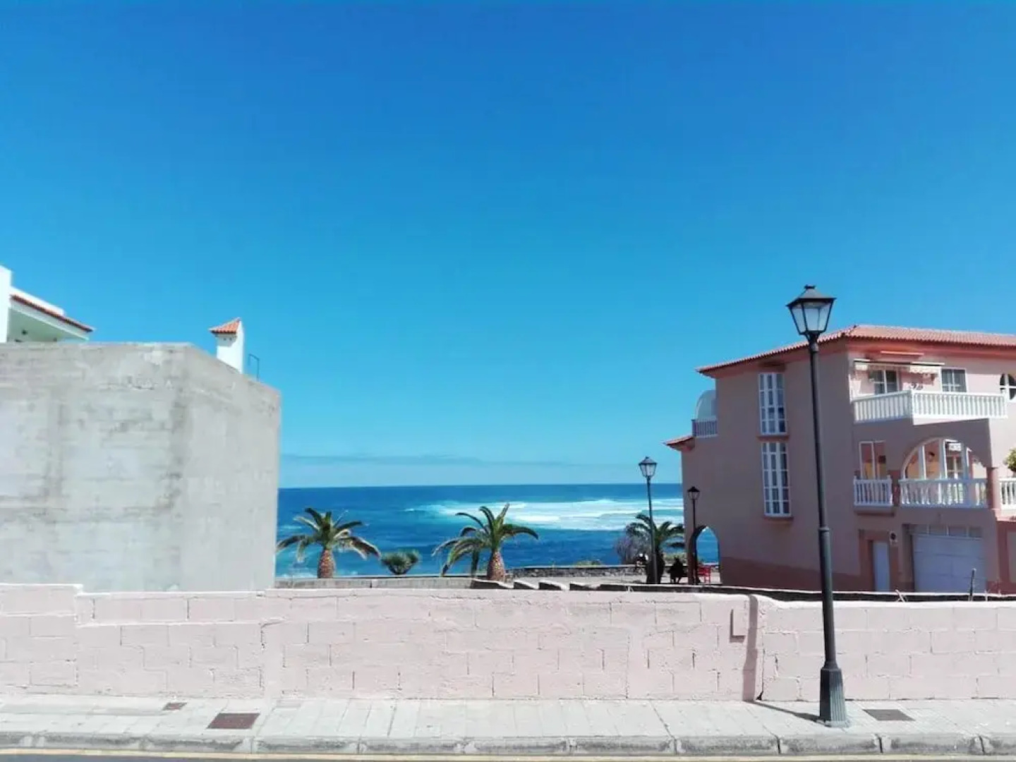 House with One Bedroom in la Caleta de Interián, with Wonderful Sea View And Wifi - 72 M From the Beach