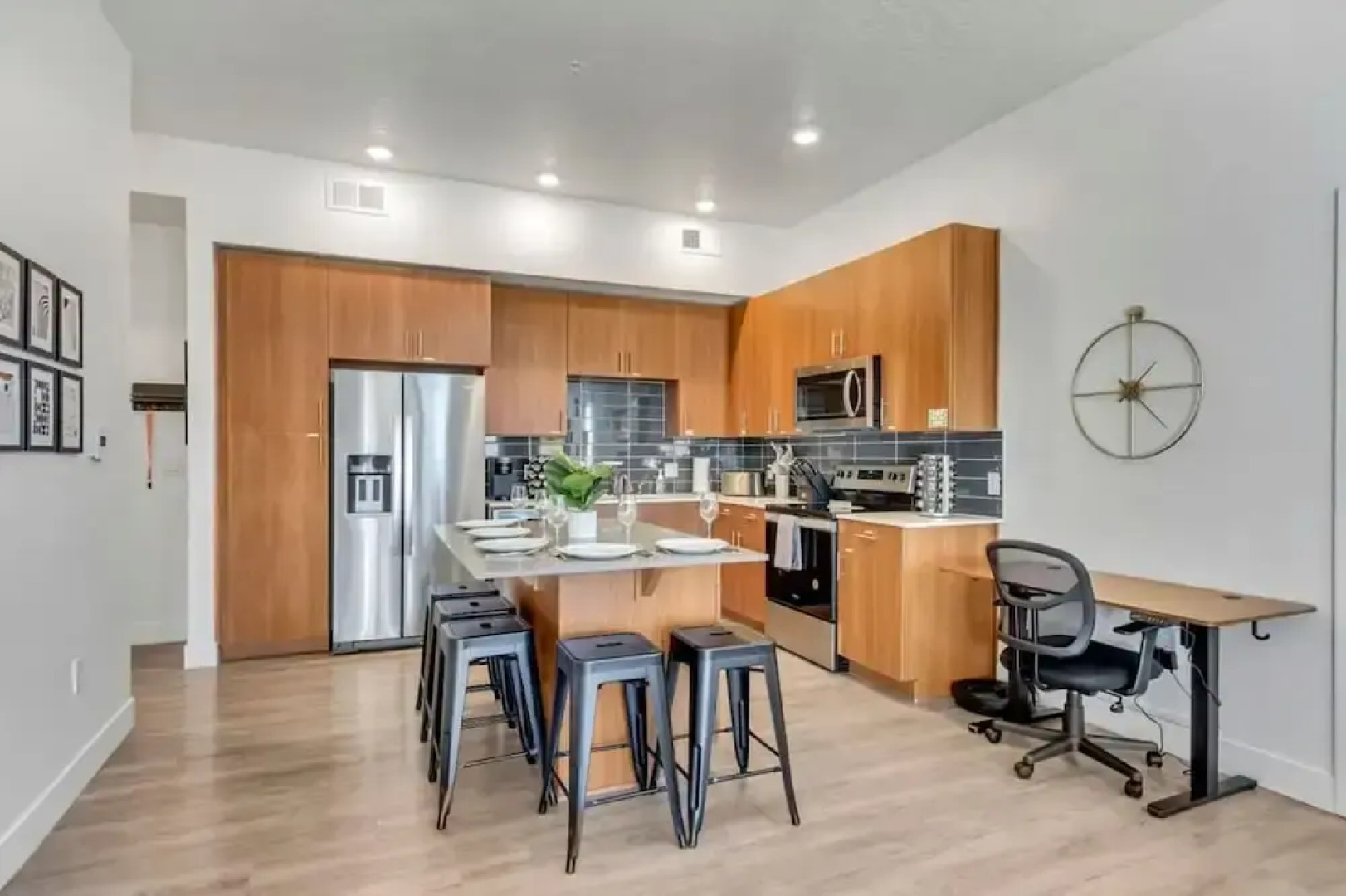 New Apt - Gigabit Internet - Year-round Pool