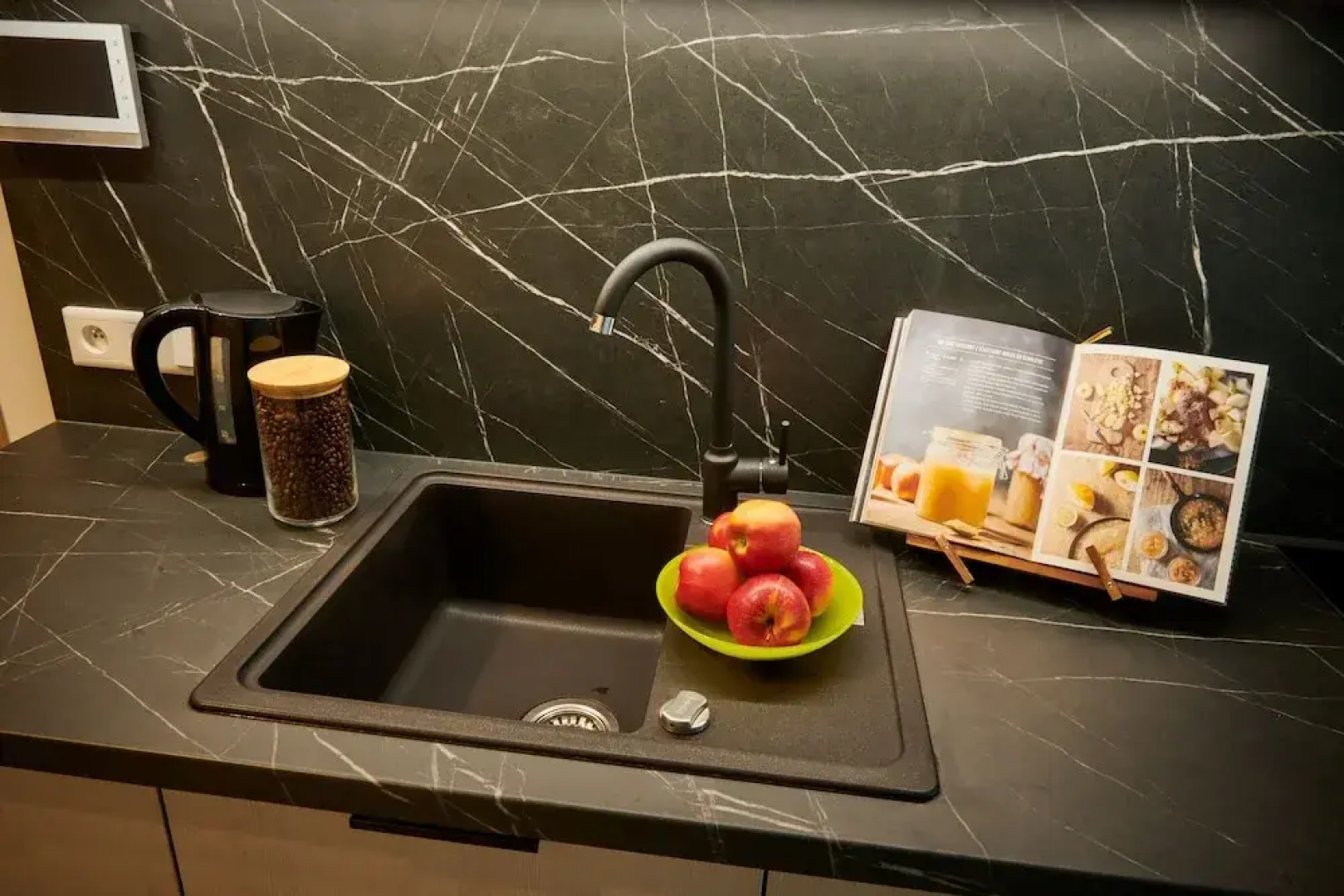 Easy Rent Apartments - CRYSTAL