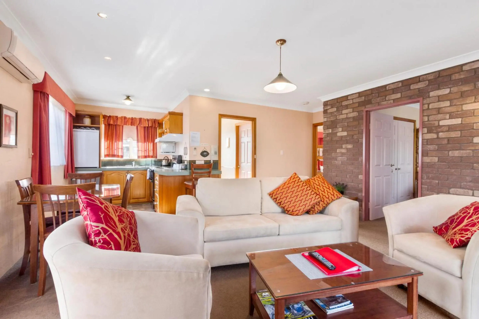 Swansea Cottages & Lodge Suites