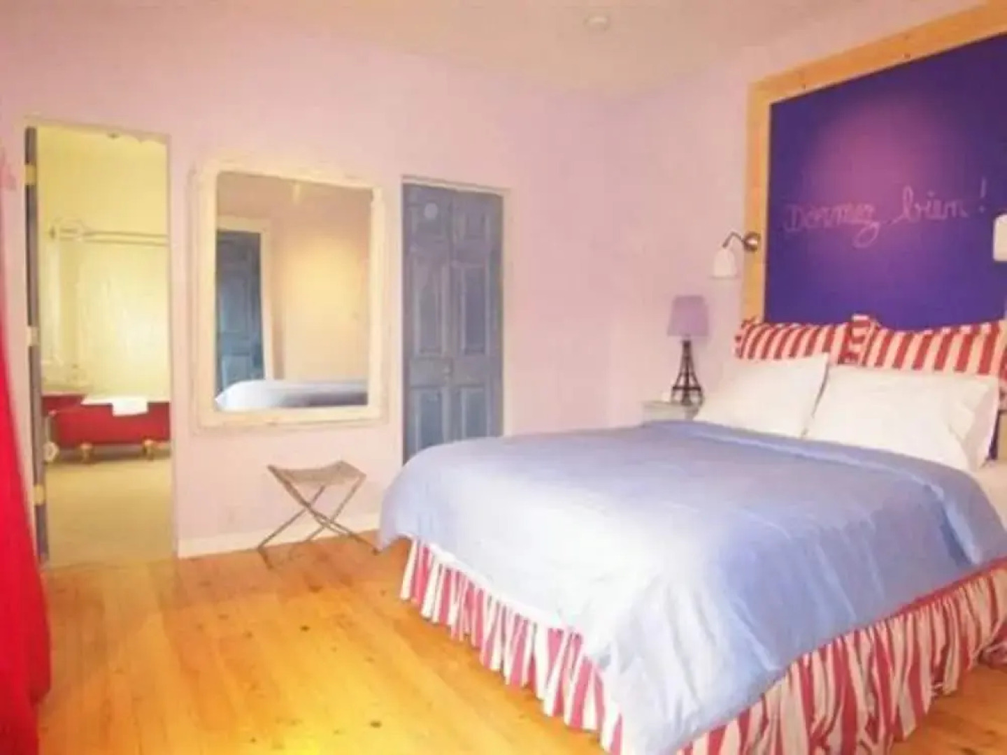 Metro Hotel and Cafe