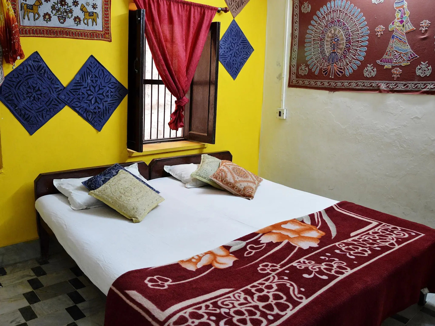 Monica Guest House and Safari