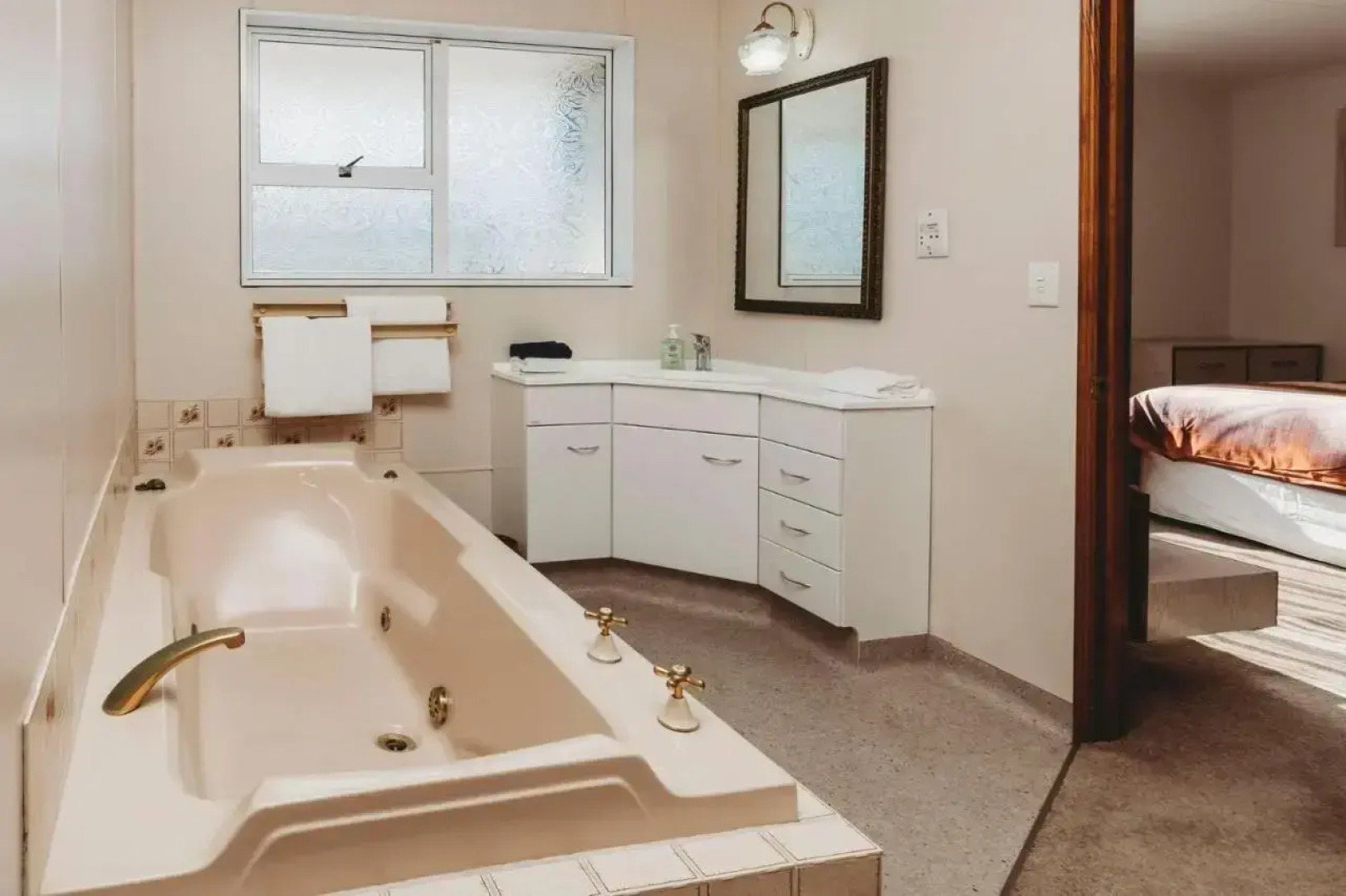 Beach House on Hamblyn