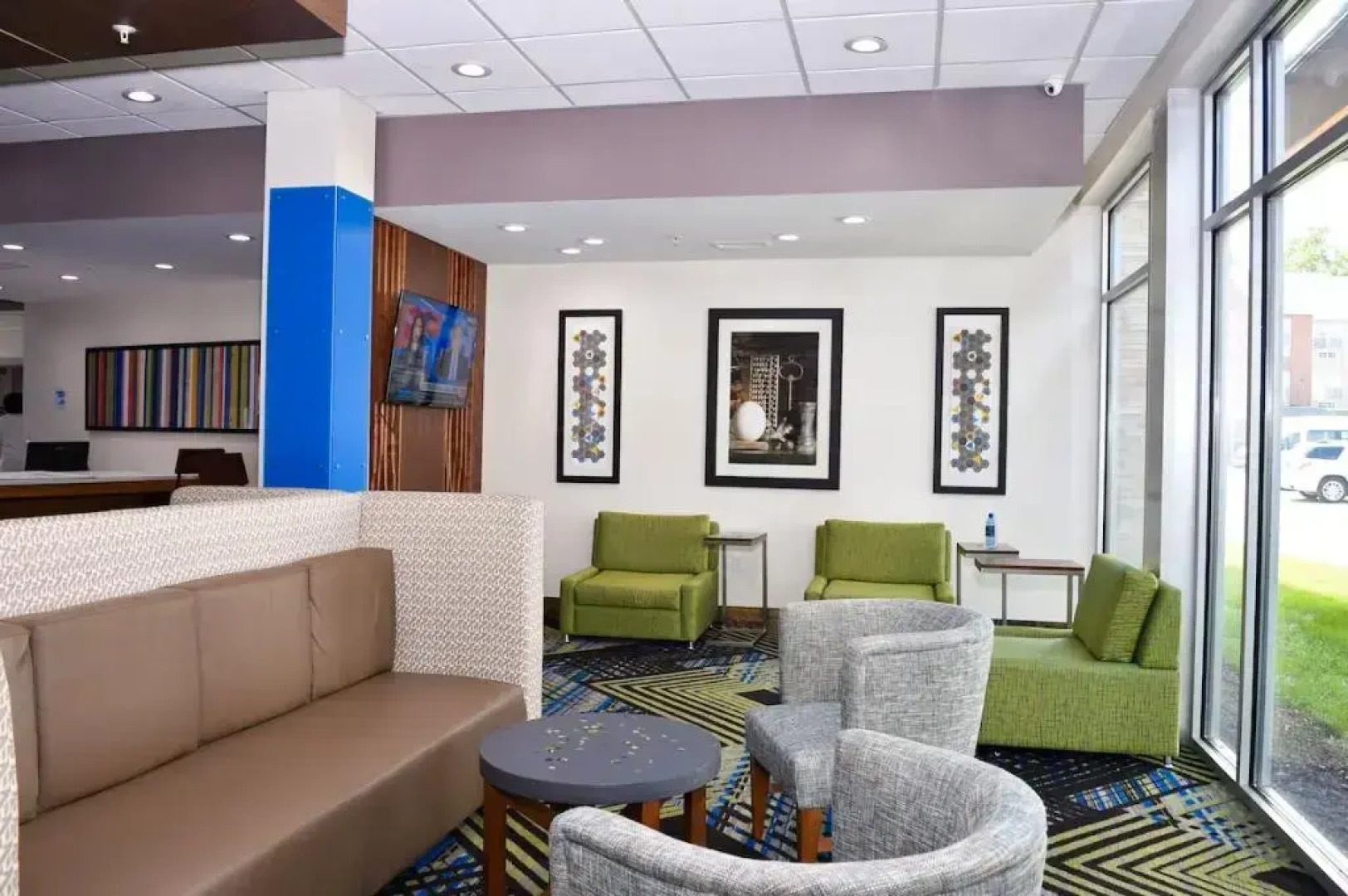 Holiday Inn Express & Suites Bensenville - O'Hare by IHG