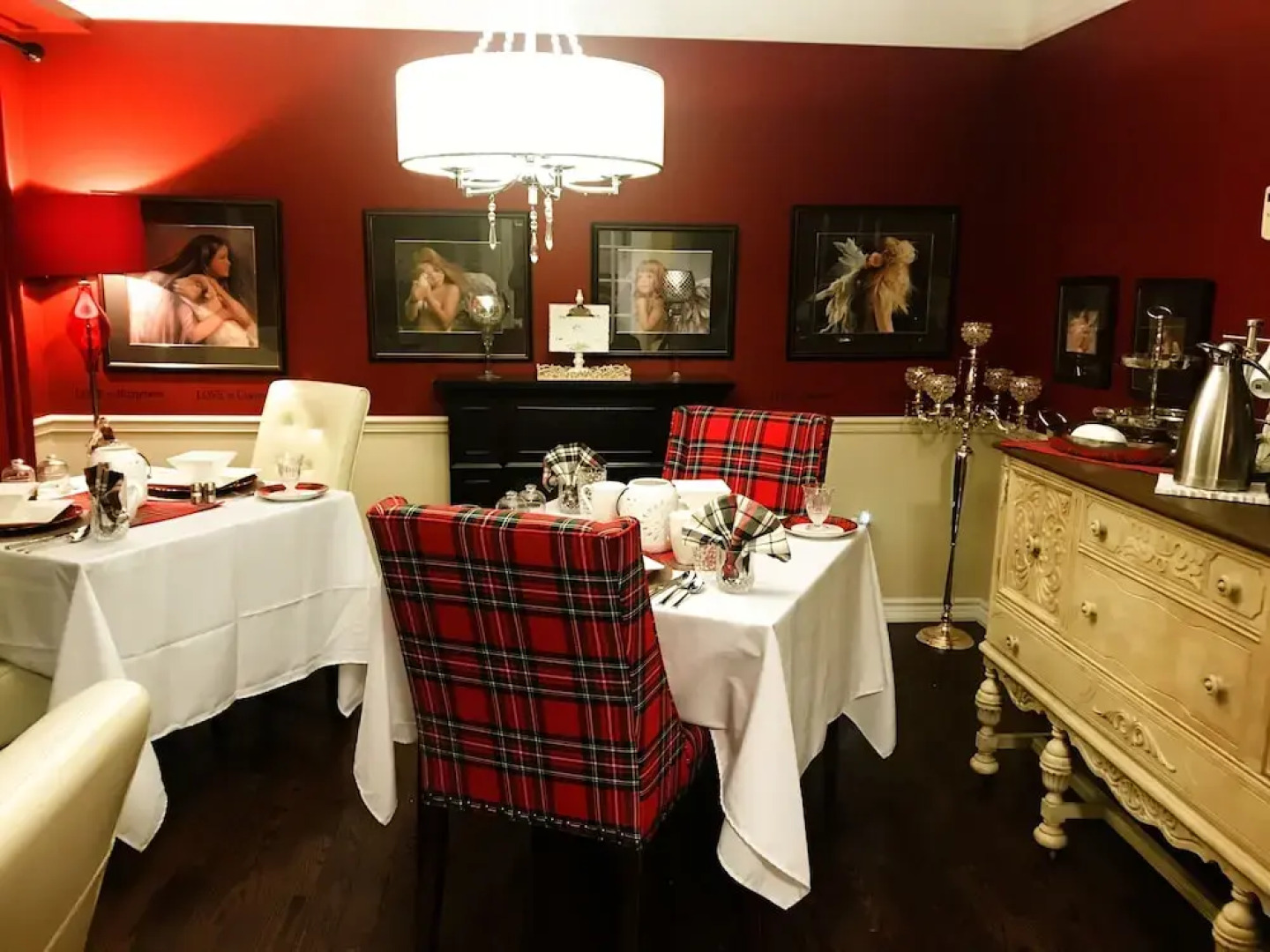 The Tartan House B & B