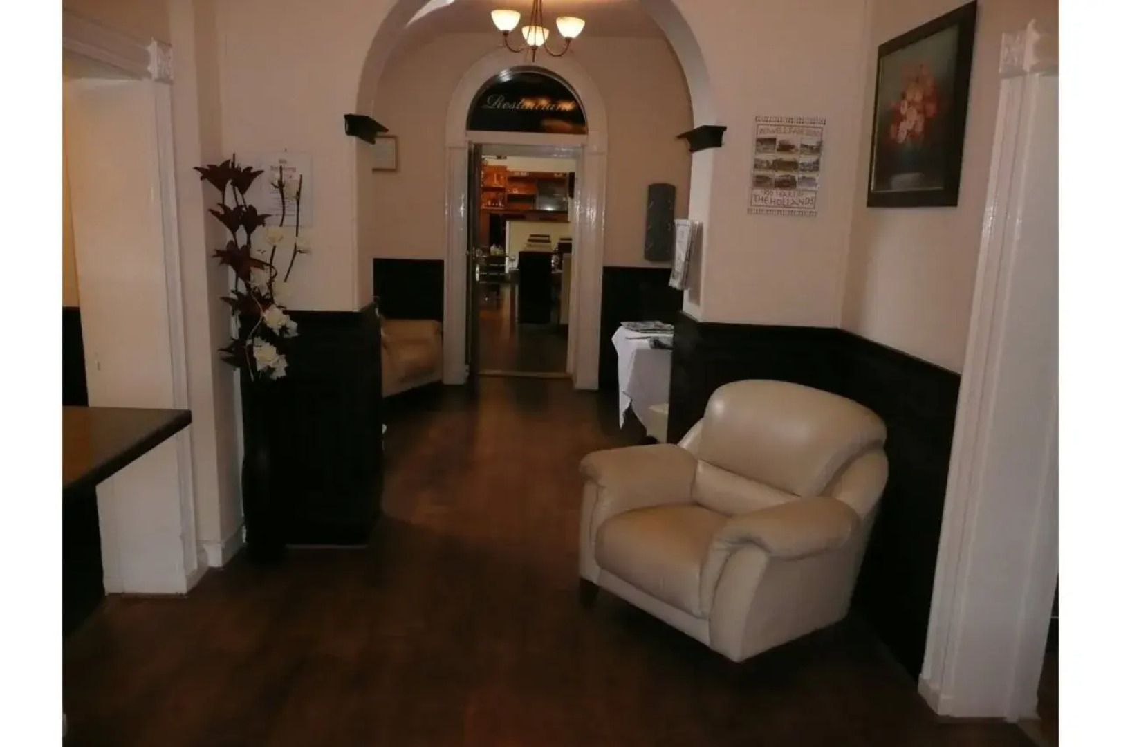 Rothwell House Hotel .